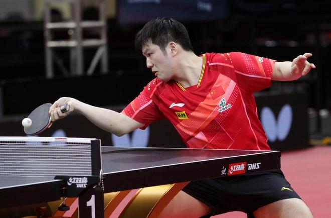 霍启刚主动让C位给她,一场高峰会,疑似霍家将有新成员加入?.